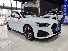 Audi A4L 40 TFSI Luxury Dynamic Type - фото 3