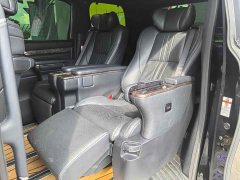 Toyota Alphard 2021 Hybrid 2.5L Executive Edition - фото 7