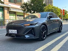 Changan UNI-V 1.5T premium - фото 1
