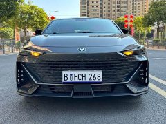 Changan UNI-V 1.5T premium - фото 2