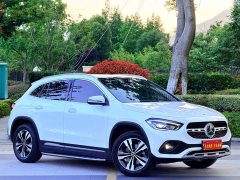 Mercedes-Benz GLA 200 - фото 1