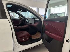 Hongqi HS6 PHEV 240 Smart Hybrid Edition - фото 7