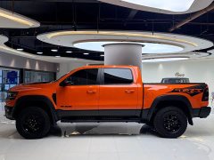 RAM Trucks 6.2T Canada Spec Edition - фото 3