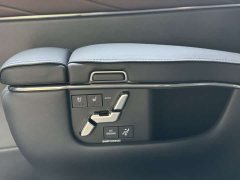 Alphard Hybrid 2.5L Exclusive Gold Edition - фото 15
