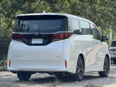 Alphard Hybrid 2.5L Exclusive Gold Edition - фото 4