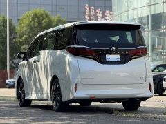 Alphard Hybrid 2.5L Exclusive Gold Edition - фото 6