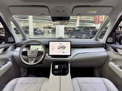 Volvo EM90 Ultra - фото 12