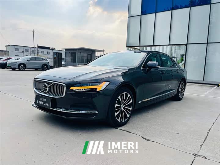 Volvo S90 B5 Momentum Luxury Edition - автомобиль из Китая
