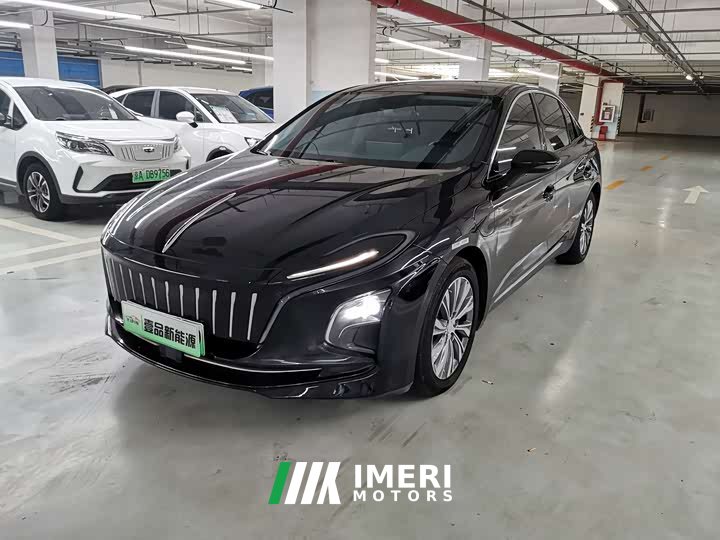 Hongqi E-QM5 560km PLUS - автомобиль из Китая