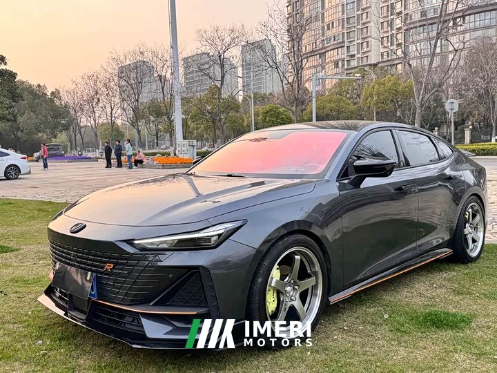 Changan UNI-V 1.5T Version - автомобиль из Китая