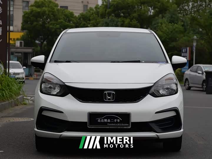 Fit 1.5L CVT Edition - автомобиль из Китая