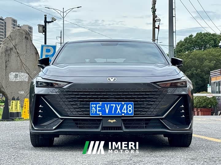 Changan UNI-V 1.5T premium - автомобиль из Китая