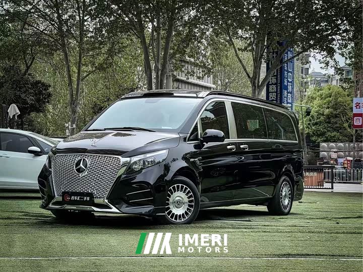 Mercedes-Benz Vito 2023 2.0T Business Edition 7 seats
