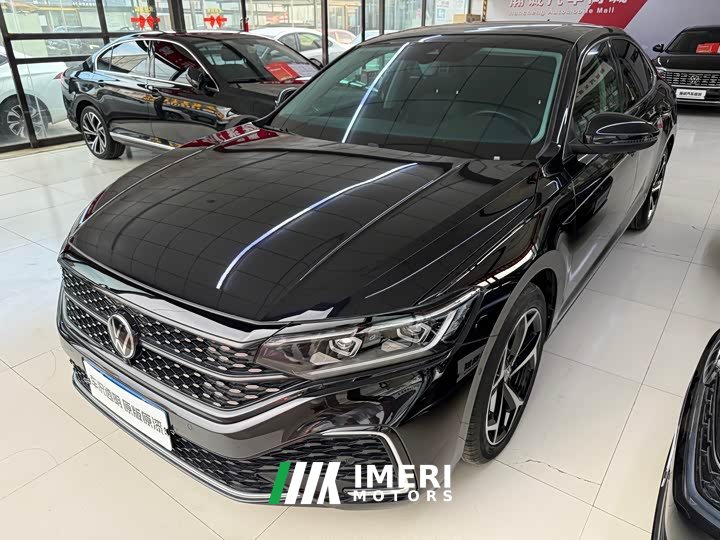 Volkswagen Passat 330TSI Starry Sky Deluxe Edition - автомобиль из Китая
