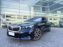 BMW 5 530i Version M - фото 1