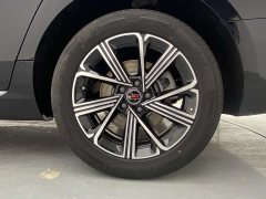 Hongqi H5 PHEV 130 Hybrid Edition - фото 16