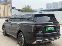 Hongqi HS7 2.0T automatic four-wheel drive flag version, seven seats - фото 7