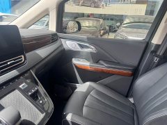 Hongqi HQ9 PHEV 2.0T four-wheel drive luxury version - фото 8