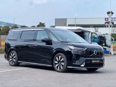 Volvo EM90 2025 Ultra six-seater - фото 6
