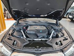 BMW 5 Series 530Li Leading M Sports Package - фото 15