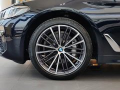 BMW 5 Series 530Li Leading M Sports Package - фото 17