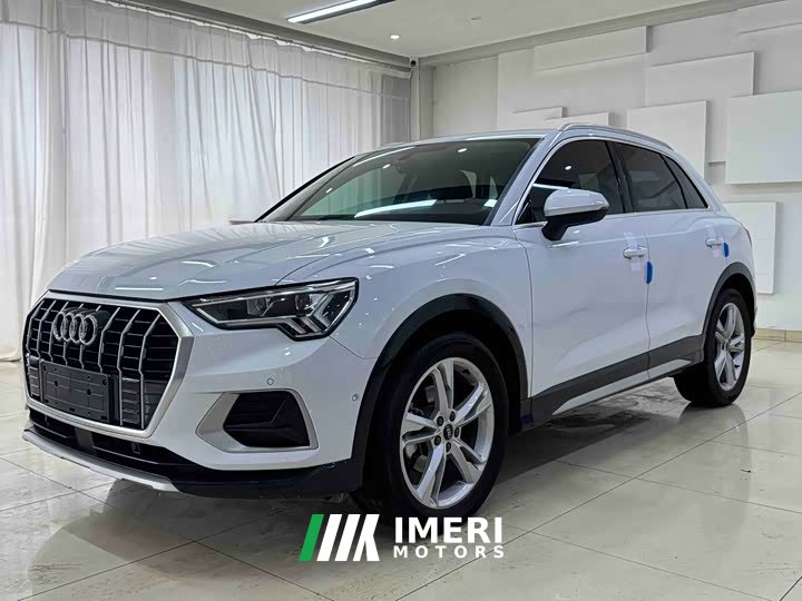 Audi Q3 2022 35 TFSI Stylish Dynamic - автомобиль из Китая