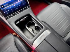 Mercedes-Benz C-Class facelift three C 260 L sports version - фото 15
