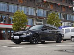 BMW 3 Series 330Li xDrive M Sports Night Package - фото 1