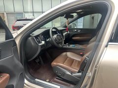 Volvo XC60 B5 four-wheel drive Zhiyi luxury version - фото 8
