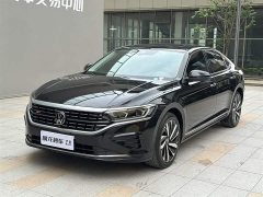 Volkswagen Passat facelift 330TSI luxury version - фото 2