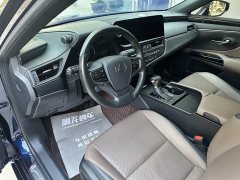 Lexus ES 2023 200 Excellence Edition - фото 8