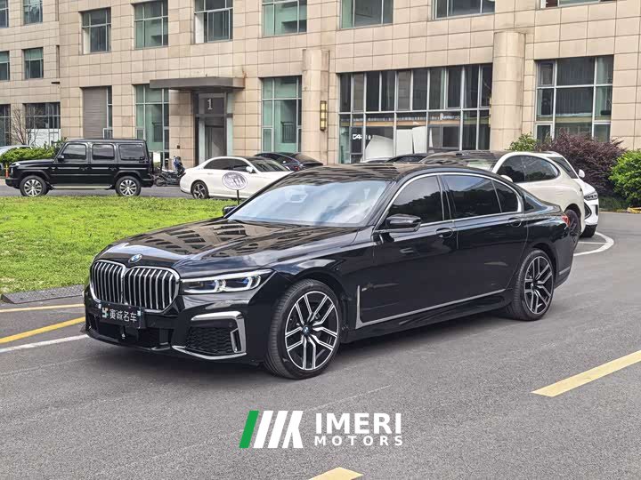 BMW 7 Series 740Li xDrive Executive M Sports Package - автомобиль из Китая