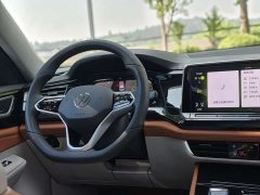 Lexus Touron 530 V6 four-wheel drive flagship version - фото 11