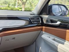 Lexus Touron 530 V6 four-wheel drive flagship version - фото 13