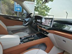 Lexus Touron 530 V6 four-wheel drive flagship version - фото 14
