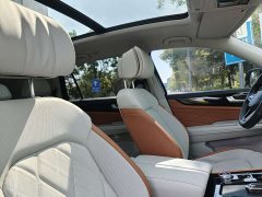 Lexus Touron 530 V6 four-wheel drive flagship version - фото 17