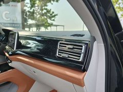 Lexus Touron 530 V6 four-wheel drive flagship version - фото 19