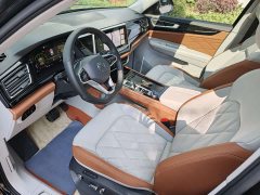 Lexus Touron 530 V6 four-wheel drive flagship version - фото 4