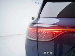 AITO M9 EREV Ultra 42kWh 6-Seater - фото 15