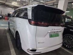 Denza D9 2022 DM-i 970 four-wheel drive premium - фото 9