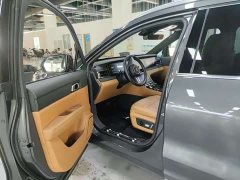 Li Auto ONE Extended-Range 6-Seater - фото 2