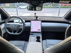 NIO ET5T 75kWh Touring - фото 5