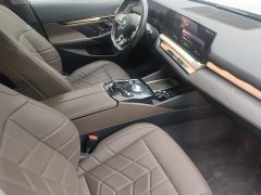 BMW 5 Series 2024 530Li Leading M Sports Package - фото 9