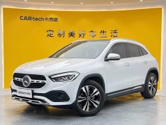 Mercedes-Benz GLA 200 - фото 1