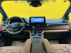 Toyota Granvia 2.5L Hybrid Comfort Edition - фото 14