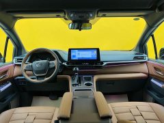 Toyota Granvia 2.5L Hybrid Comfort Edition - фото 15
