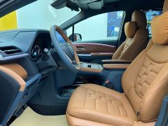 Toyota Granvia 2.5L Hybrid Comfort Edition - фото 3