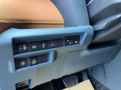 Toyota Granvia 2.5L Hybrid Comfort Edition - фото 8