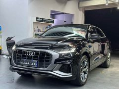 Audi Q8 55 TFSI Premium Dynamic - фото 1