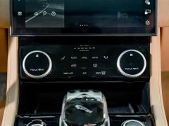 Jaguar XFL 2024 2.0T P250 two-wheel drive exclusive luxury version - фото 13
